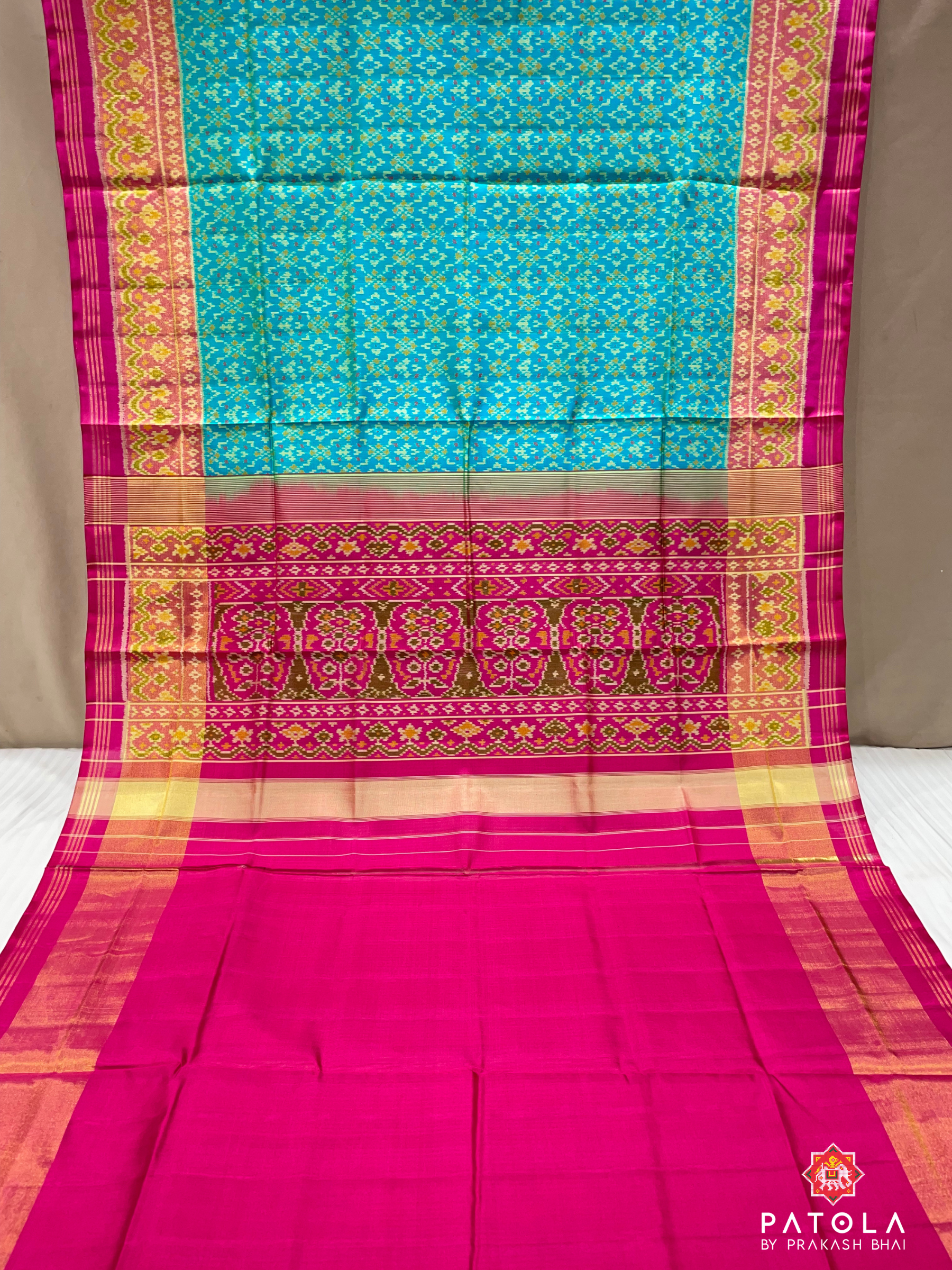Button Phool Design With Pallu Border Contrast Single Ikat Patola Saree